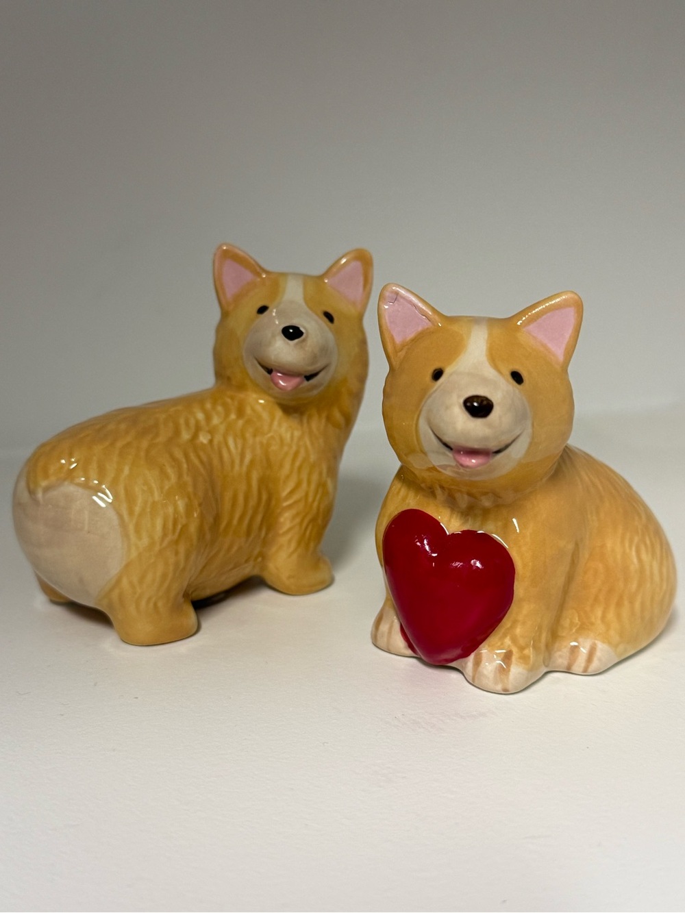 Corgi Dog Salt & Pepper Shakers Adorable Ceramic Tan with Red Heart